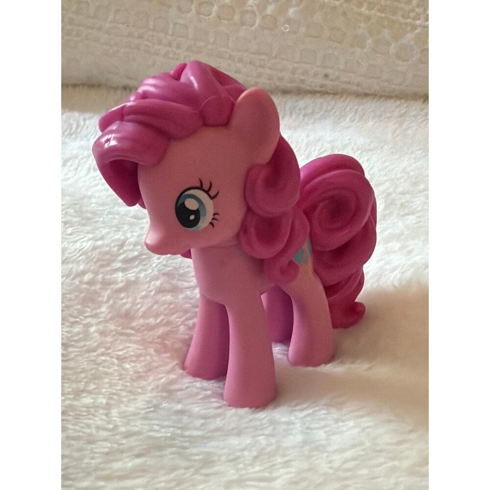 Hasbro My Little Pony Miniature PVC Figure Pinkie Pie Curly Pink Hair Blue Eyes